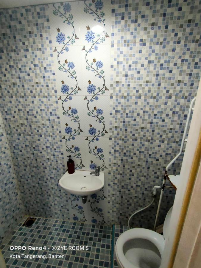 Express O 91801 Zye Room'S Aeropolis Tangerang Esterno foto